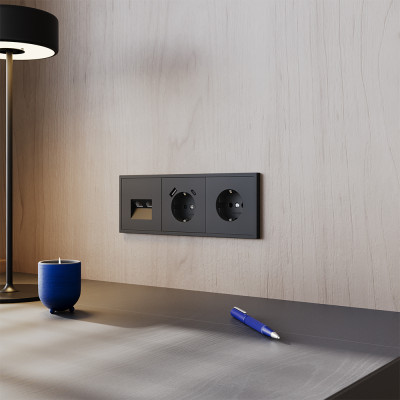 Розетка встраиваемая VOLTUM S70 с заземлением и защитными шторками, 16А, с USB, A+С, (черный матовый, VLS040508