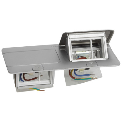 Legrand Выдвижной розеточный блок - неукомплектованный - IP 40 - 6 модулей - алюминий, 054012