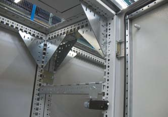 Legrand Цоколь сейсмостойкий - для шкафов Altis шириной 800 мм и глубиной 600 мм, 047342