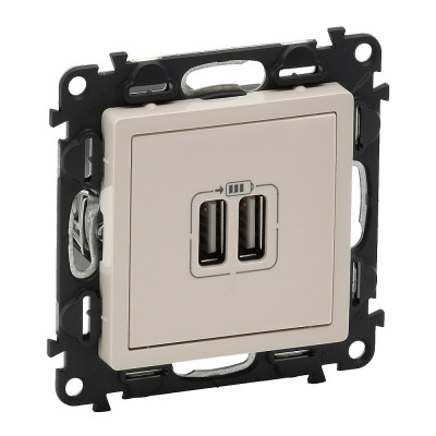 Legrand Valena LIFE.Зарядное устройство с двумя USB-разьемами 240В/5В 1500мА.С лицевой панелью.Слоновая кость, 753512