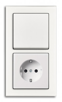 ABB Блок: Выключатель 1-клавишный с розеткой 2к+з, вставка - белый, рамка - белое стекло, серия Busch-axcent