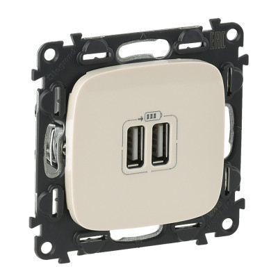 Legrand Valena ALLURE.Зарядное устройство с двумя USB-разьемами 240В/5В 1500мА.С лицевой панелью.Слоновая кость, 754996