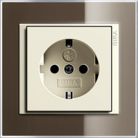 Gira Розетка 2к+з, глянцевый кремовый - коричневый, серия Event Clear