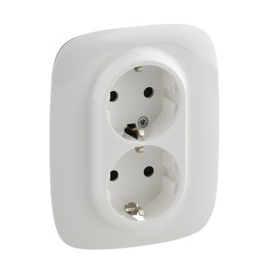 Legrand Valena ALLURE.Силовая розетка двойная 2х2К+З 16А 250В с лицевой панелью.С защитными шторками.Безвинтовые зажимы.Белая, 753726