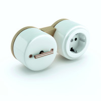 Fontini Блок на 2 поста: розетка 2к+з с выключателем, цвет белый фарфор, ручка - медь, рамка - дерево бук, Fontini, серия Do