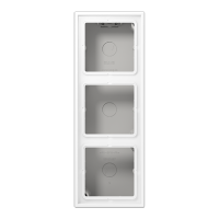 Коробка накладного монтажа 3 поста, с негорючим основанием и встроенной рамкой; дюропласт; белый матовый, LS583AWWM Коробка накладного монтажа 3 поста, с негорючим основанием и встроенной рамкой; дюропласт; белый матовый, LS583AWWM