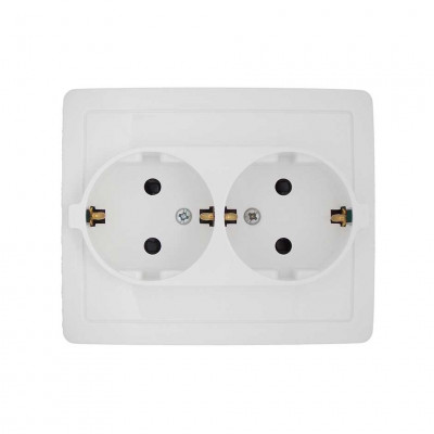 Simon Розетка двойная с заземлением 2*2Р+Е, с защитными шторками,винт.зажим,16А, 250В,белый, 1590451-030