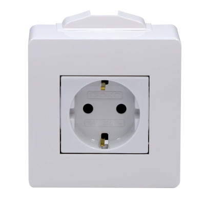 ДКС Коробка в сборе с силовой розеткой, белая, 10482