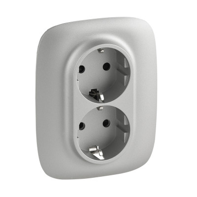 Legrand Valena ALLURE.Силовая розетка двойная 2х2К+З 16А 250В с лицевой панелью.С защитными шторками.Безвинтовые зажимы.Алюминий, 753926