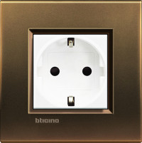 Розетка 2к+з, вставка - белый, серия Living Light, цвет рамки бронза